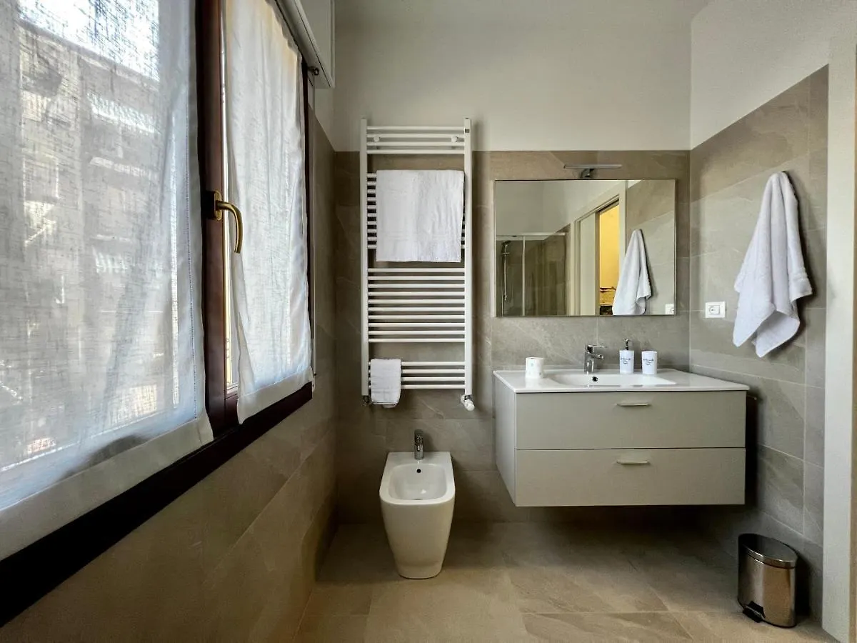 Interno1 Apartment Mestre 0*,